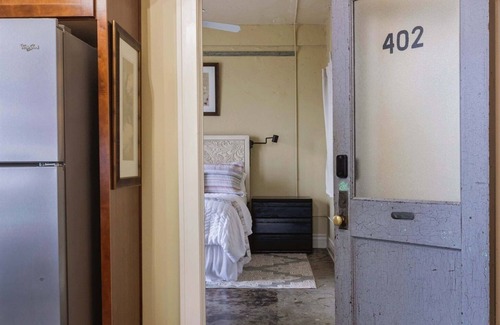 Downtown Springfield Wohnung | Top Floor 2 Bedroom Loft Overlooking Downtown!