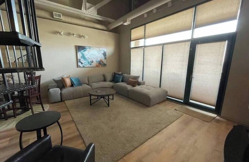 Sandusky Haus | Top Floor Condo By the Water