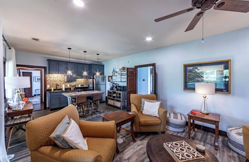 Lake Oconee Haus | Top-floor Lake Oconee condo with fairway-view balcony, full kitchen