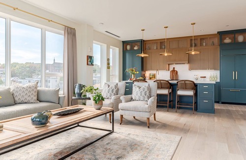 Portland Eigentumswohnung | TOP-FLOOR PENTHOUSE at Hobson's Landing. Sweeping views of Portland's Harbor.