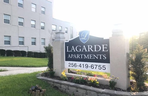 Anniston Wohnung | Top floor Studio in historic Anniston building