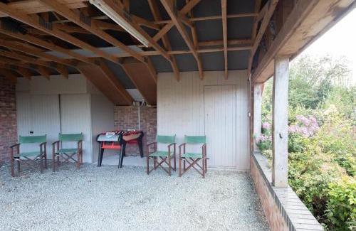 Kingswood Haus | Top House