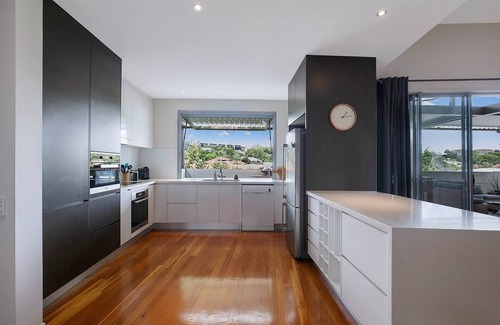 Taringa Wohnung | Top of Taringa Penthouse with Sweeping Views