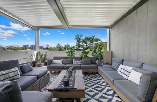 Taringa Wohnung | Top of Taringa Penthouse with Sweeping Views