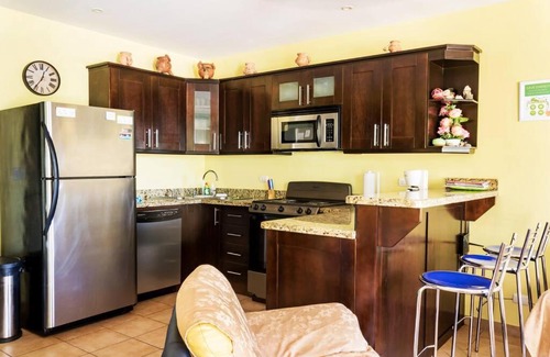 Coco Sunset Hills Wohnung | TOP ON THE HILL OCEAN VIEW CONDO, PERSONALLY OWNED
