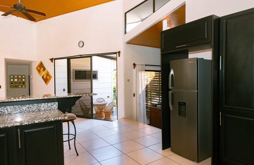 El Cerro Haus | Great location, fully equipped house with great views