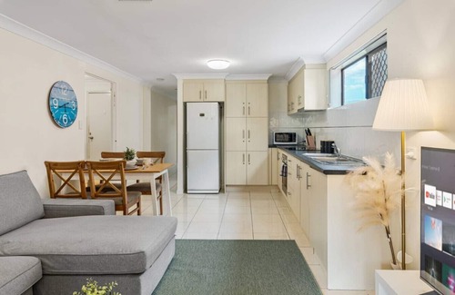 Robertson Haus | Top Value | Dual-Living Sleep 15 | Great Location
