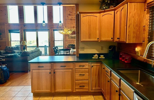 Wolf Laurel Kabine | Top view on the mountain!~Sunsets & luxury for 10~Hatley Pointe ski-in/ski-out~