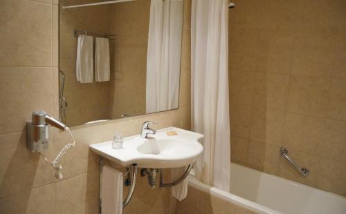 Areias de Sao Joao Wohnung | Topazio Vibe Beach Hotel & Apartments - Adults Friendly