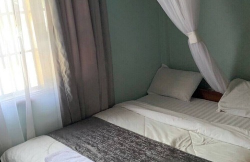 Kisumu Hotel | Torchys Lounge Hotel in Kisumu Unit 6