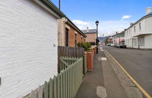 Battery Point Haus | Toris on Hampden Heritage Charm Near Salamanca