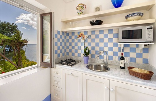 Montepertuso Villa | Torre Sponda - Cisterna Piccola, Private Beach