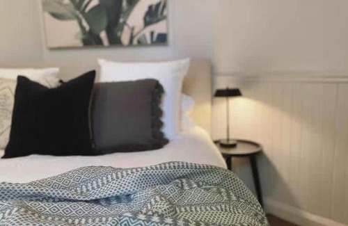 Merewether Haus | Tosca Elegant Merewether Beach House with Pool