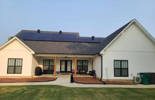 Conway Haus | Total Eclipse path 2024! A beautiful acre outside of town to enjoy the eclipse.