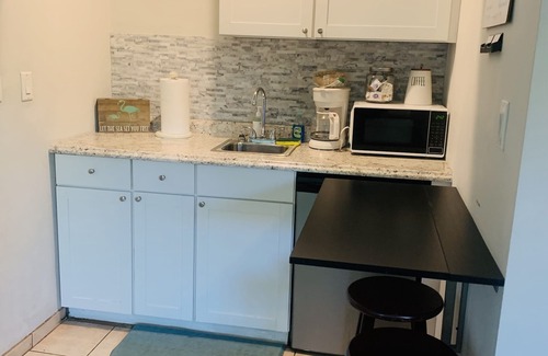 Garden Isles Wohnung | Totally Private Studio -- Private Entry -- Newly Renovated - fits 3 people