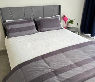 Totara Vale Haus | Totara Vale, Free Coffee, parking and wifi, near Glenfield Mall and highway 18,1