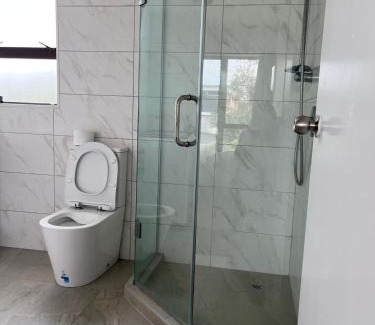 Totara Vale Haus | Totara Vale, Free Coffee, parking and wifi, near Glenfield Mall and highway 18,1