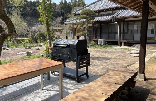 Isumi Haus | Totoro vibes, country side 120 year old house,10 adults. Beautiful and clean.