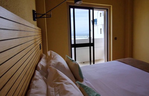 Praia das Macas Haus | Tourist Hot Spot! Beachfront,Pet-friendly! Short Drive to Pena National Palace!