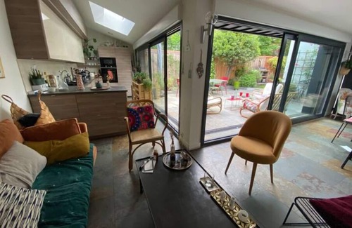 Adamville Haus | Tout à Pied ! A 20min du Centre de Paris et 30 de Disney, en Transports