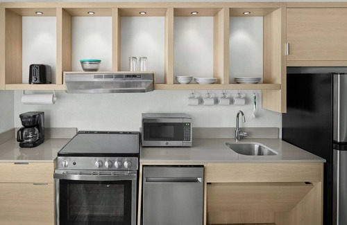 Lansing Hotel | TownePlace Suites by Marriott Lansing North