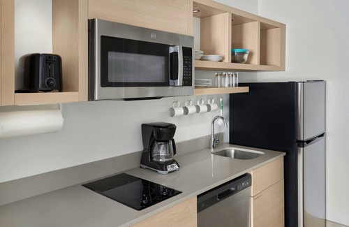 Lansing Hotel | TownePlace Suites by Marriott Lansing North