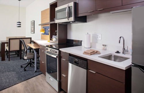 Airport North Hotel | TownePlace Suites by Marriott Orlando Airport