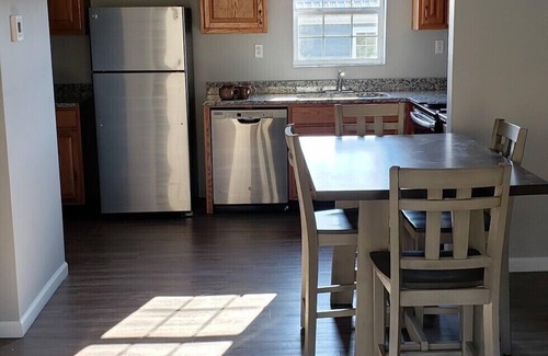 Cheat Lake Haus | Townhome near Cheat Lake. Minutes to I-68 & approx 6 miles to WVU Stadium