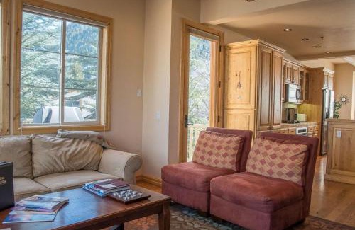 Ketchum Haus | Townhomes at River Run Unit E