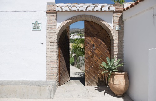 Guajar Faraguit Haus | Casa de vacaciones en Guajar Fondón con priv. Piscina + jardín, vista a la montaña, aire acondicionado, WiFi, SAT-T