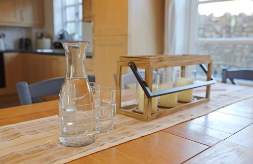 Wells Haus | Townhouse with Views of Wells Cathedral
