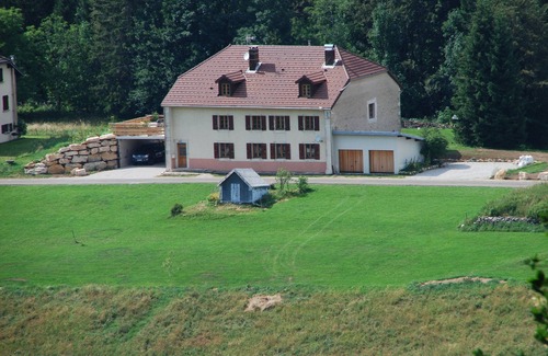 Lamoura Haus | Traditioneller Bauernhof im Haut-Jura am Fuße der Hänge der 'La Serra'