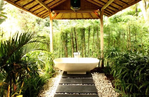 East Selemadeg Villa | Traditionelle Joglo 2 Zim Villa am Meer