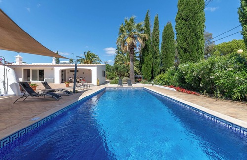 Vale de Centianes Villa | Luxurious villa with spa, playground and golf course