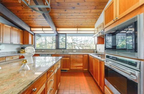 Dover Haus | Trail Access On-Site: Gorgeous MCM Deck House!