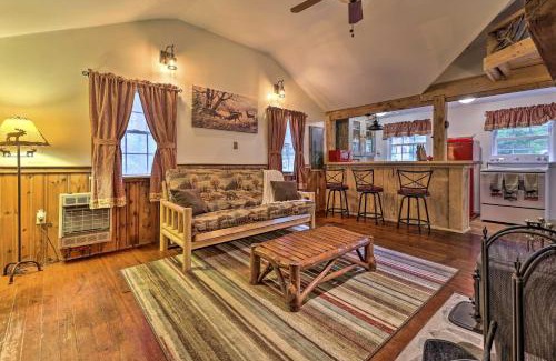 Greentown Haus | Trails and Creek On-Site Tranquil Greentown Cabin