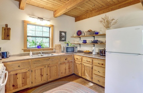 Fox Haus | Trails & Creek On-Site: Ozarks Retreat on 23 Acres