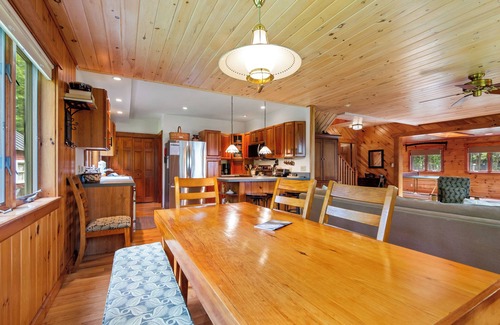 Rangeley Plantation Haus | Schönes 3 Schlafzimmer Haus am östlichen Ufer von Mooselookmeguntic