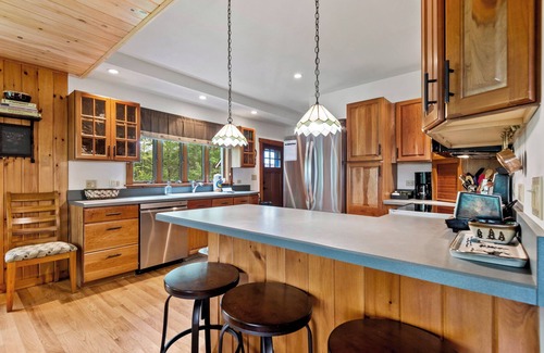 Rangeley Plantation Haus | Schönes 3 Schlafzimmer Haus am östlichen Ufer von Mooselookmeguntic