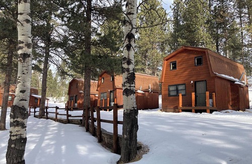 Deadwood Haus | Trailshead Lodge - Cabin 5