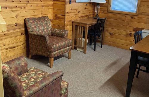 Deadwood Haus | Trailshead Lodge - Cabin 5