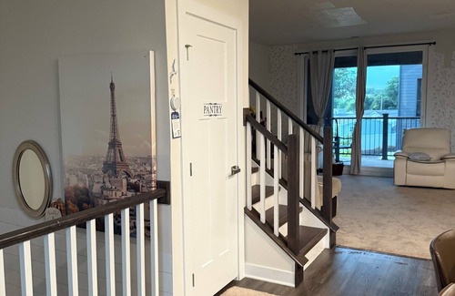 Laurel Haus | Tranquil 1-Bedroom Oasis + Private Spa Bathroom