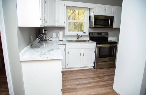 Standish Haus | Tranquil 3-bedroom house with WiFi in charming Standish