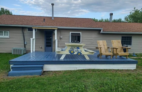 Brunswick Haus | đĄ Tranquil 3-BR Abode w/ yard and Picnic Table