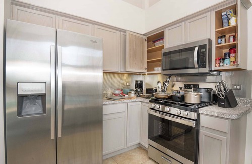 Plainfield Haus | Tranquil 4BR in Naperville-Plainfield