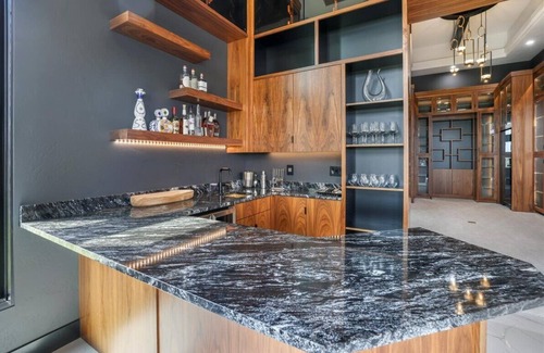 Twin Falls Haus | Tranquil and Dramatic house on the Rim of the Snake River Canyon