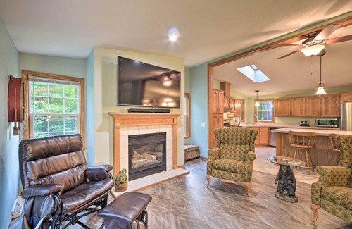 Birchwood Kabine | Tranquil Cabin Getaway Near Red Cedar Lake!