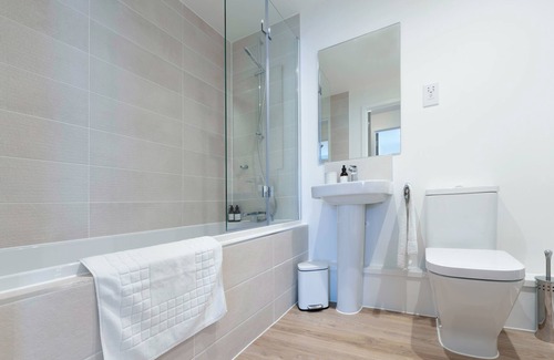 Stroud Wohnung | Tranquil Cotswolds Retreat: Stylish 1-Bed