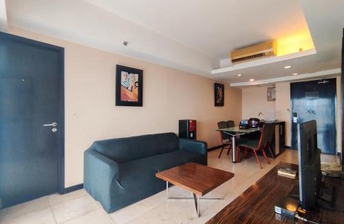 Braga Wohnung | Tranquil Designed 2BR at Braga City Walk Apartment By Travelio