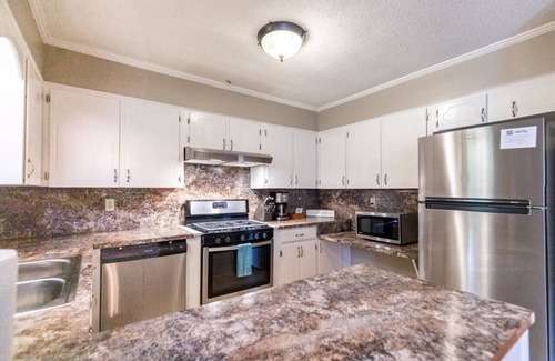 North Little Rock Haus | Tranquil Duplex w/Spacious Living in Peaceful Area